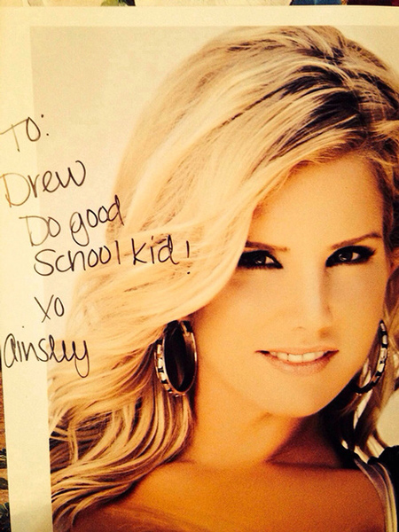 Funny Pictures autograph fail