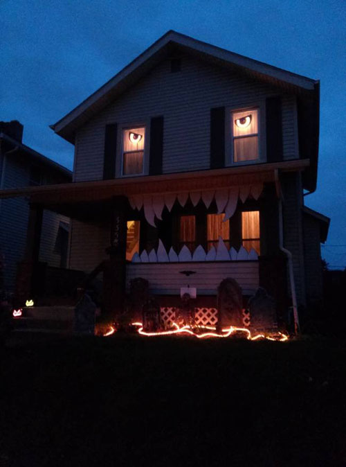 scary halloween decorations