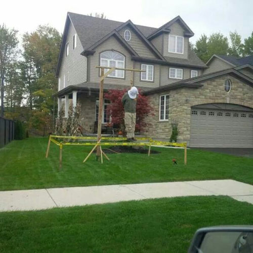 scary halloween decorations