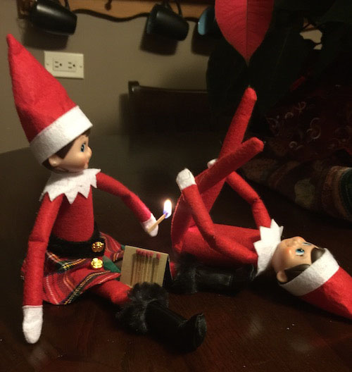 elf on the shelf pose