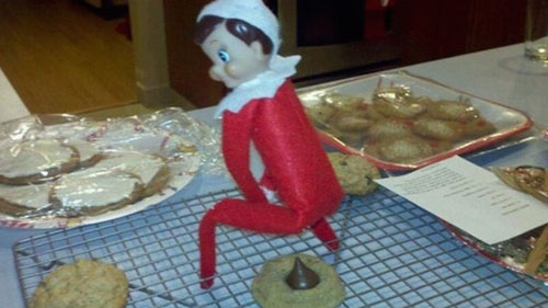 elf on the shelf pose